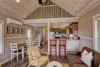 Treetop River Cabins on the Guadalupe River Hotels in Center Point