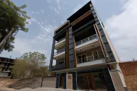 The Lodgers Luxury 1 BHK Serviced Apartment in Gurugram Near Millennium City Centre Metro Hotels near Gurugram University