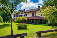 Cascina Papa Mora Hotels in Monta