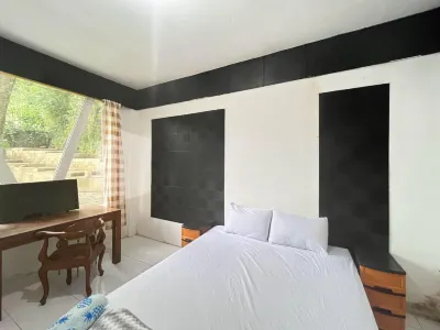 Villa A2 Trawas RedPartner 트라와스 호텔
