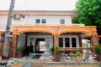 Cris Del Mar Resort