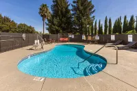 Motel 6 Dixon, CA - Pools