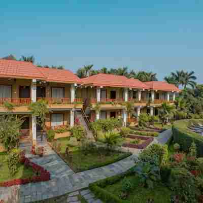 Hotel Jungle Crown Hotel Exterior