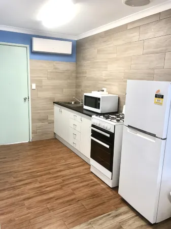 Bay Lodge Отели рядом с достопримечательностью «Little Lagoon»