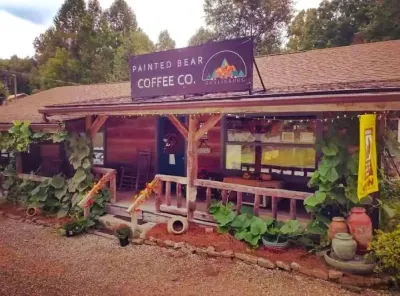 Private 1 acre in Arts & Craft District. Hot Tub. Games. Family Friendly!