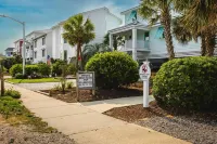 "Just Enough" Updated 3 Bedroom OIB Condo. Pools and Private Beach Access