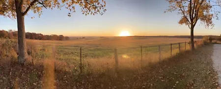 The Jadwin House LLC, Located in Jadwin, Missouri, sleeps 14 guests.