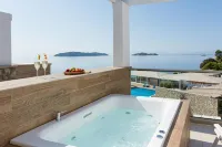 Kassandra Bay Resort, Suites & Spa - Bathtub