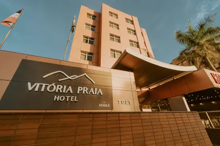 Vitória Praia Hotel Отели в г. Витория