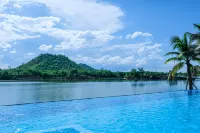 อินเลญา รีสอร์ท (Inlaya Resort) - ที่มีสระว่ายน้ำ