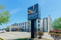 Quality Inn & Suites Near Tanger Outlet Mall Hotels near Stage