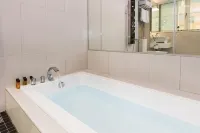 Fairytale YiSu Hot Spring Hotel - Suối nước nóng