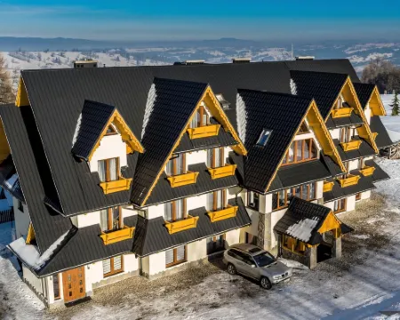 Dom Wczasowy Na Szczycie Hotels in Zab