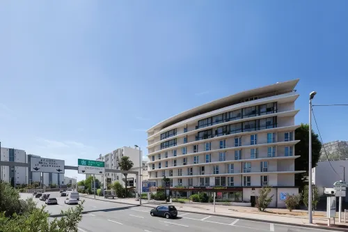 Garden & City Toulon - พร้อมWifi