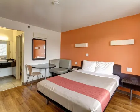 Motel 6 Amherst, Oh - Cleveland West - Lorain Hotels in Lorain County