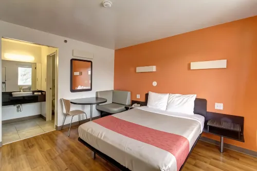 Motel 6 Amherst, Oh - Cleveland West - Lorain Hotels in Lorain