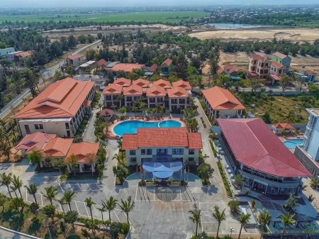 Manli Resort Quang Binh Отели рядом с достопримечательностью «Cầu Nhật Lệ 2»