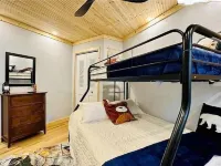 Chantilly Ice Lace Cabin