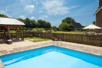 Overtown Manor Bed and Breakfast - Pools