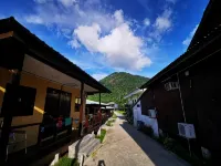 Paya Debloc Village Hotels in Tioman