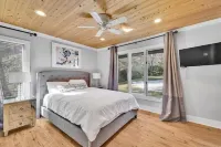 Escape to Serenity: Lakefront Paradise Awaits! AMENITIES INCLUDED