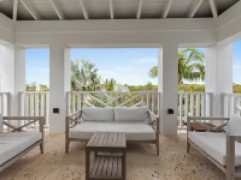 Romora Bay Resort & Marina Hotels in Dunmore Town