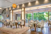 Vineyard Hotel