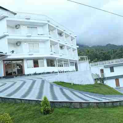 Moonline Resort Hotel Exterior
