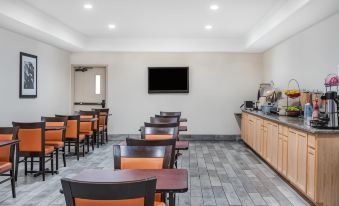 Ramada by Wyndham Bakersfield North