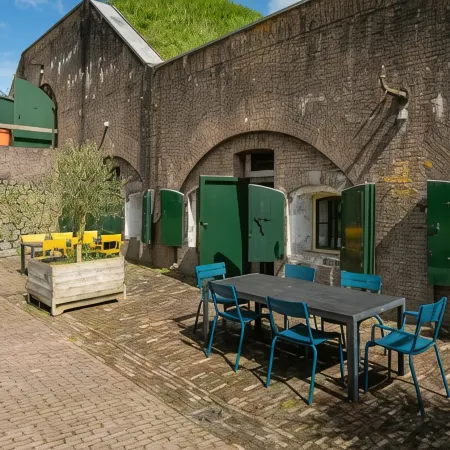 Fort Vuren Hotels in Dalem