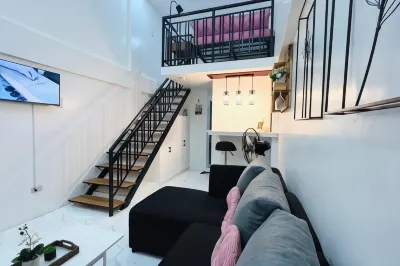 2 Beds Spacious Centrally Located Loft Apartment Hotels in 