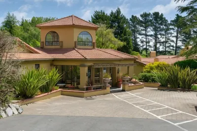 Sonoma Coast Villa فنادق في Valley Ford