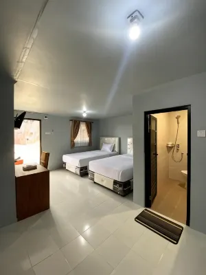Villa 100 m² dengan 1 kamar tidur dan 4 kamar mandi pribadi di Padang Barat - Kolam Renang