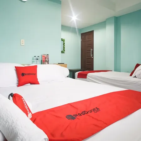 RedDoorz Near Mikie Holiday Funland Berastagi
