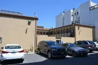 Alpha Inn and Suites - Motels