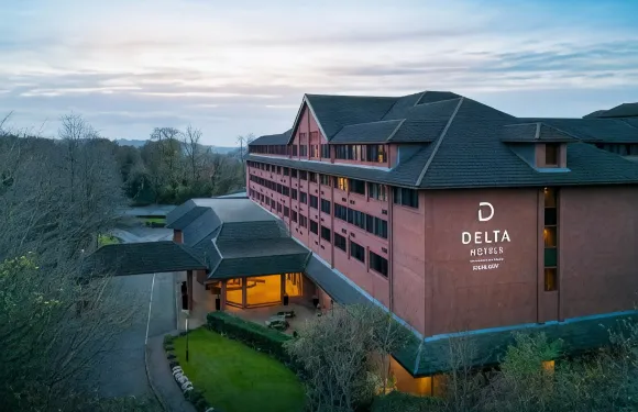 斯文頓萬豪德爾塔酒店