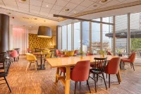 Holiday Inn Express Mechelen City Centre فنادق في Mechelen