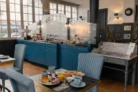 The Originals Boutique, Hôtel Victoria, Châtelaillon-Plage - breakfast