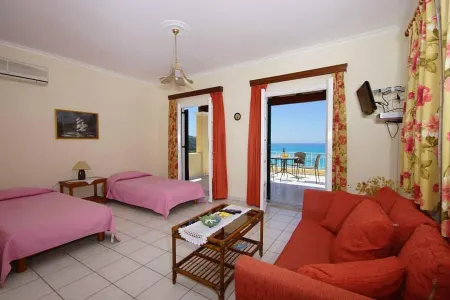Natalia Apartment B with Panoramic Sea Views of Agios Gordios Bay Отели в г. Agios Gordios