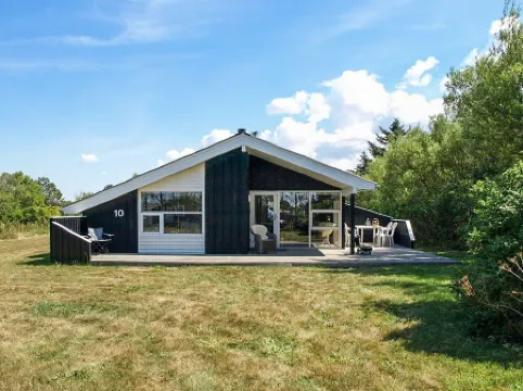 "Tia" - 900m from the Sea