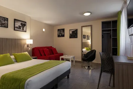 Reims Hotel Отели рядом с достопримечательностью «Jardins d'Eole»