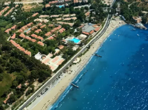 庫斯圖爾俱樂部全包式度假村