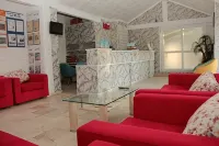 Side Temple Hotel