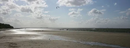 Modern wooden house on the Bodden with two apartments that can be combined