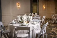 Palmera Inn and Suites