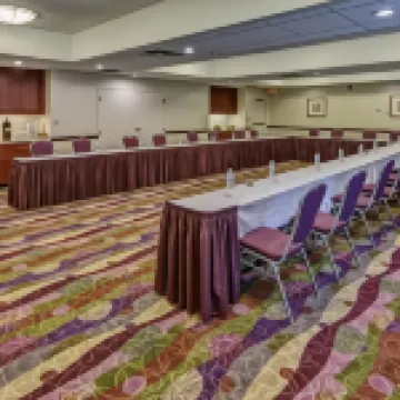 鄧弗里斯/匡蒂科歡朋酒店