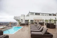 Roami at Duncan Plaza