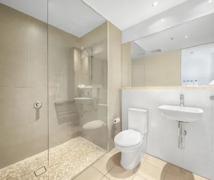 Oaks Redcliffe Mon Komo Suites