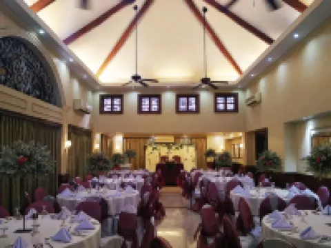 ヘラルド スイーツ マカティのホテル