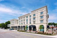 The Hamilton Alpharetta, Curio Collection by Hilton Hotels near La Bella Maison